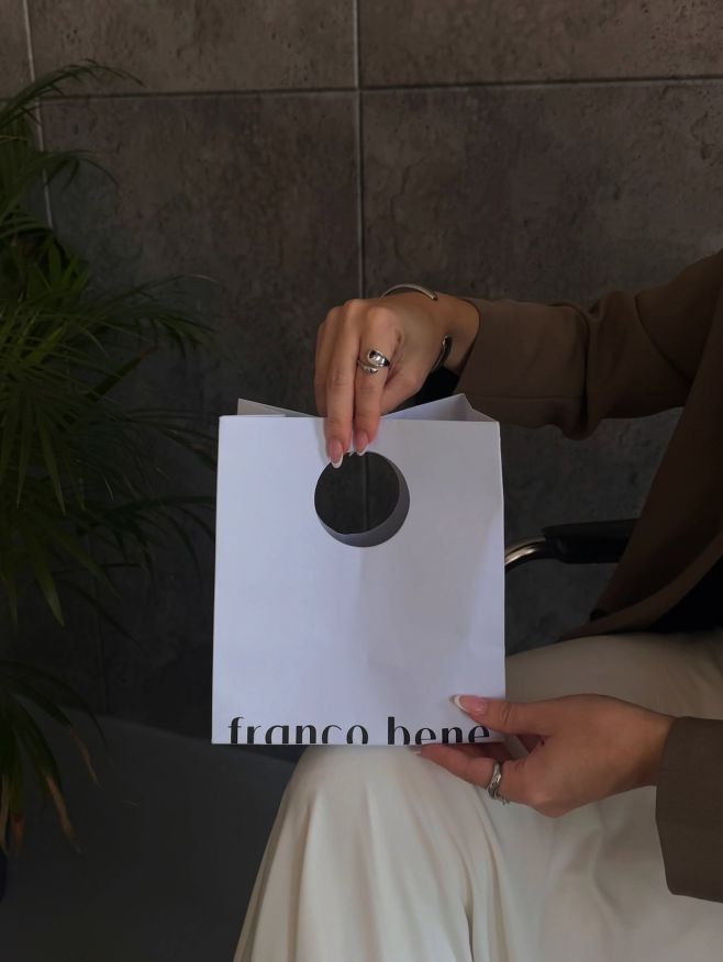 We’re open every day✨ ~ Nezapomeňte, že máme otevřeno každý den od 10:00-18:00. 🛍️ Zastavte se u nás a odneste si franco...