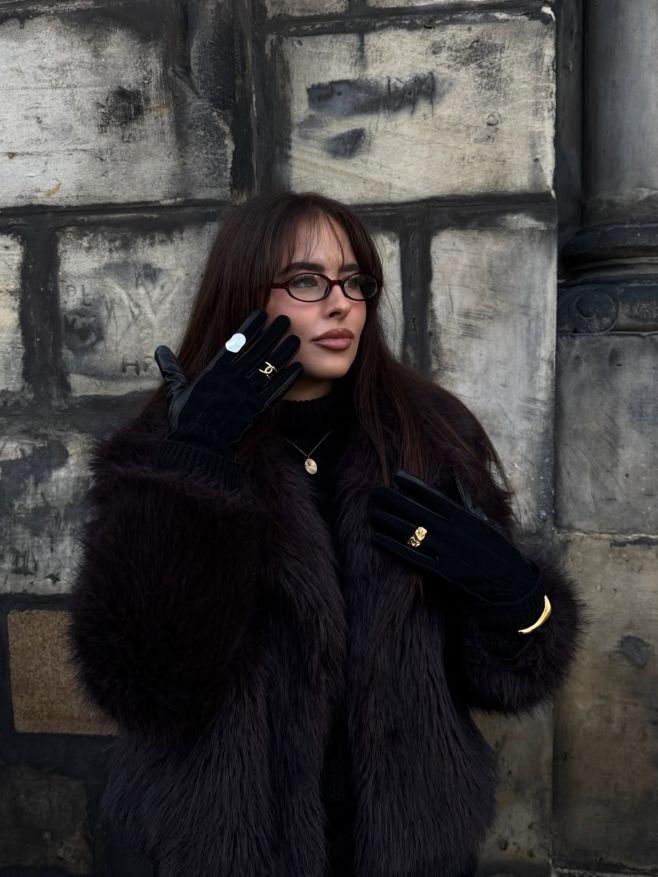 Winter aesthetic ✨ ~ i přes zimu dokážou šperky oživit outfit, stačí zvolit ty správné kousky. 🤍